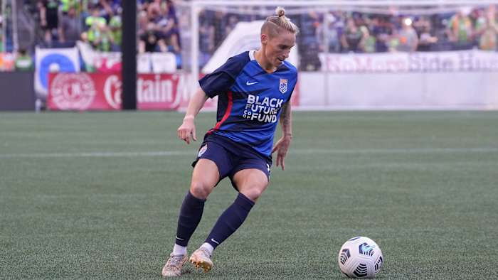 NWSL MVP and OL Reign star Jess Fishlock